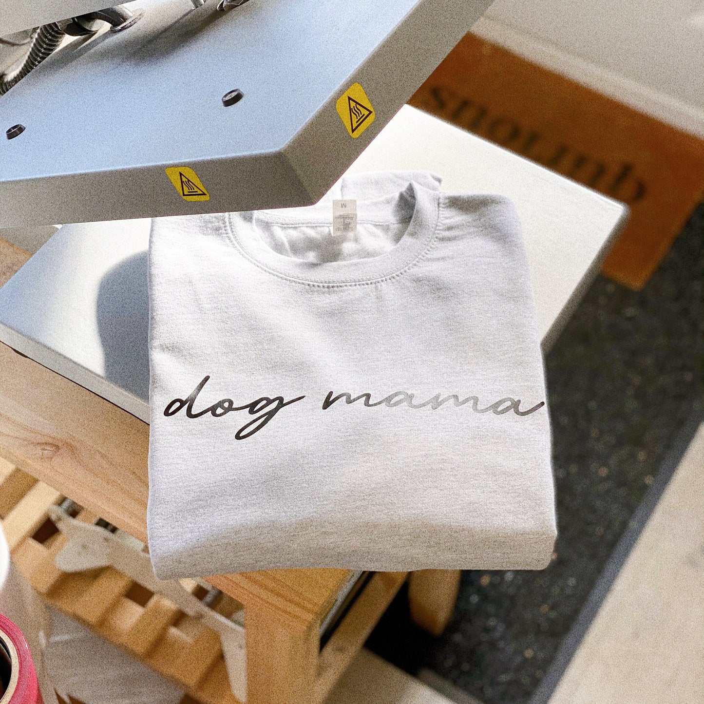 Dog Mama Sweatshirt - Dog Mum Sweat Shirt - Dog Mom - Dogs Script Typography Sweater - Dog Mother Jumper - Dog Owner Gift