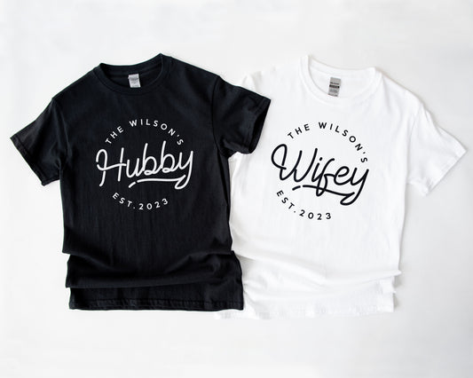 Matching Honeymoon Shirts - Hubby Wifey Personalised Mr Mrs Shirts - Fiancee Fiance Couples Shirts - Just Married Couple T-Shirts