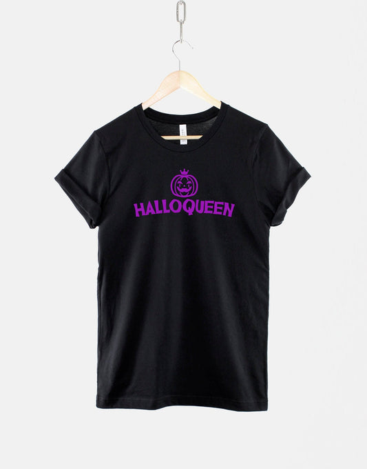 Halloqueen Women's T-Shirt - Funny Halloween Witch Girls Shirt