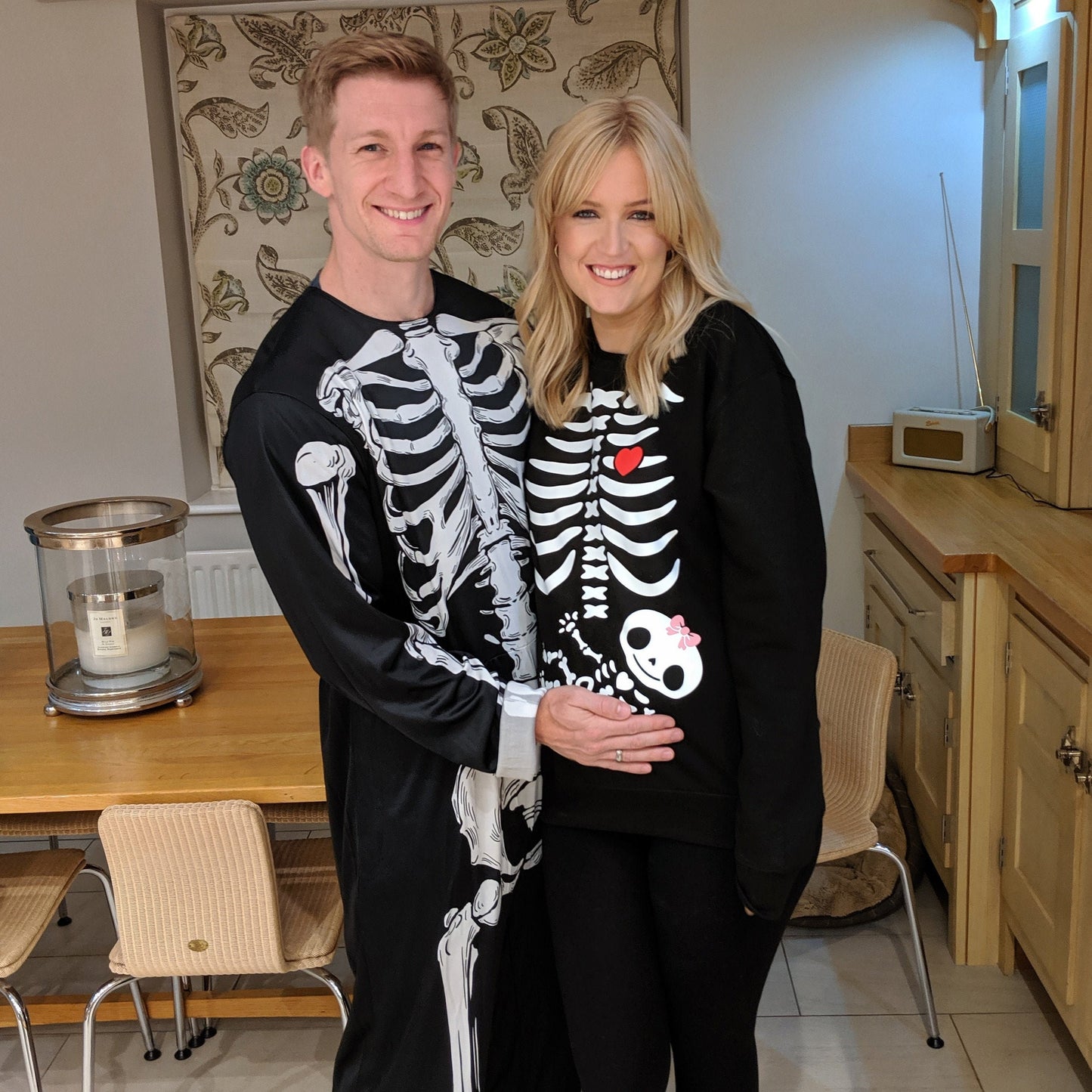 Halloween Pregnancy Sweatshirt - Maternity Pregnant Halloween Skeleton Shirt